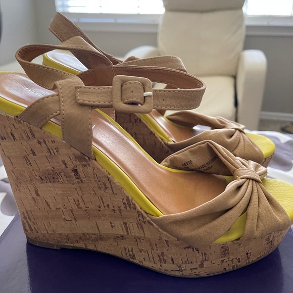 CASTAMERE Women's Sky High Wedge Heel - Picture 6 of 8